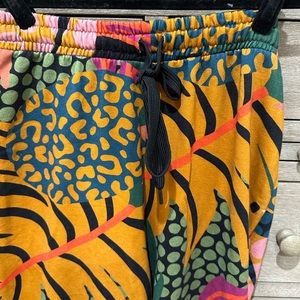 Farm rio sweatpants size medium, drawstring waistline jogger ankle